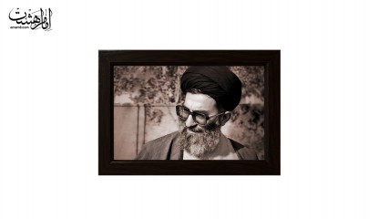 تابلو مخمل با قاب چوبی مزین به تصویر رهبر شهید کد 29321