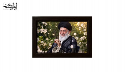 تابلو مخمل با قاب چوبی مزین به تصویر رهبر شهید کد 29326